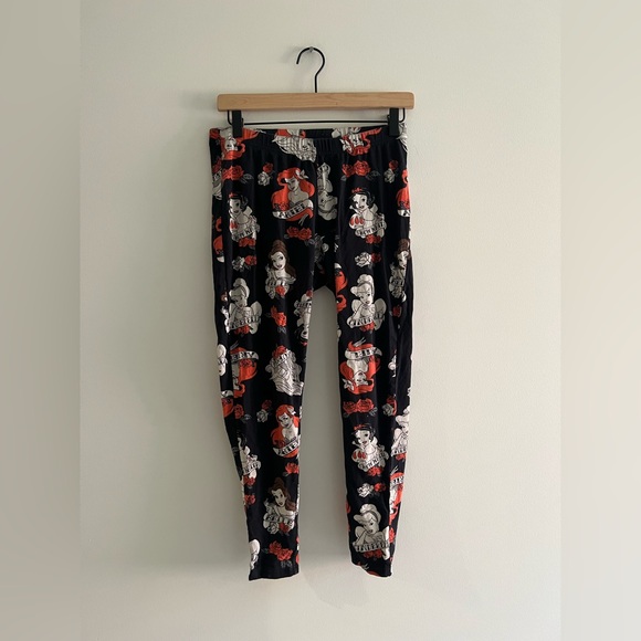 torrid Pants - Disney Princess Leggings Torrid Size 1 1X Black Red Ariel Belle Snow White Plus